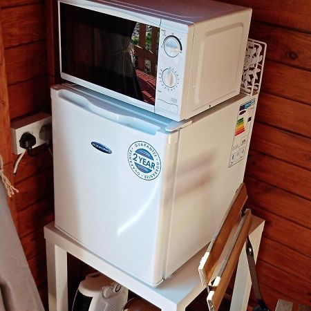 Отель Wee Hoose Glamping 3 Kinbrace Экстерьер фото