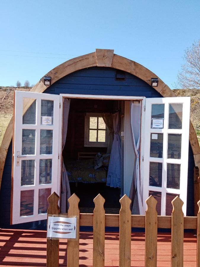Отель Wee Hoose Glamping 3 Kinbrace Экстерьер фото
