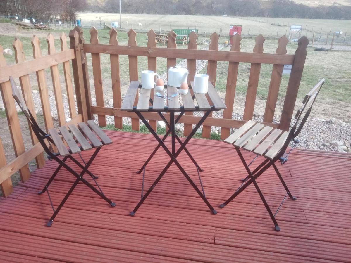 Отель Wee Hoose Glamping 3 Kinbrace Экстерьер фото